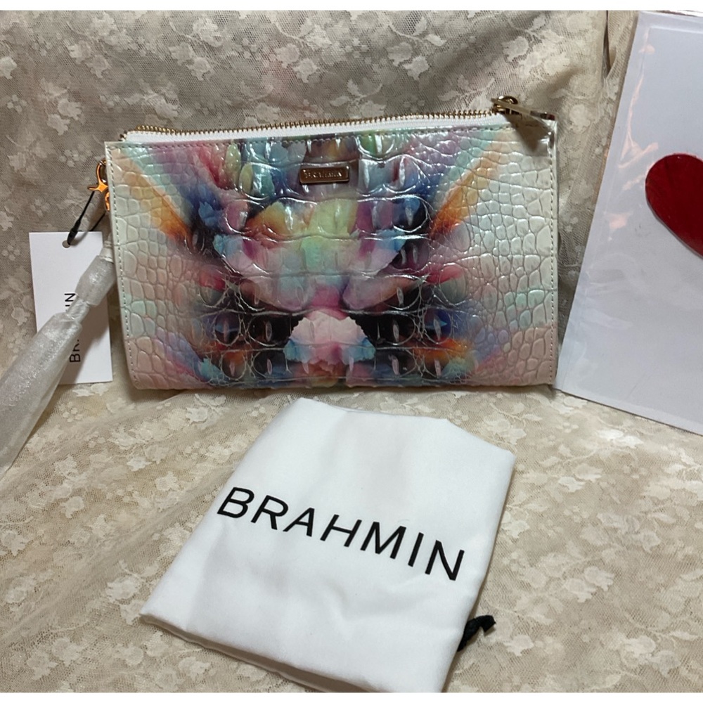 NWT PRISM OMBRE’ BRAHMIN DAISY WRISTLET, CLUTCH - beautiful.